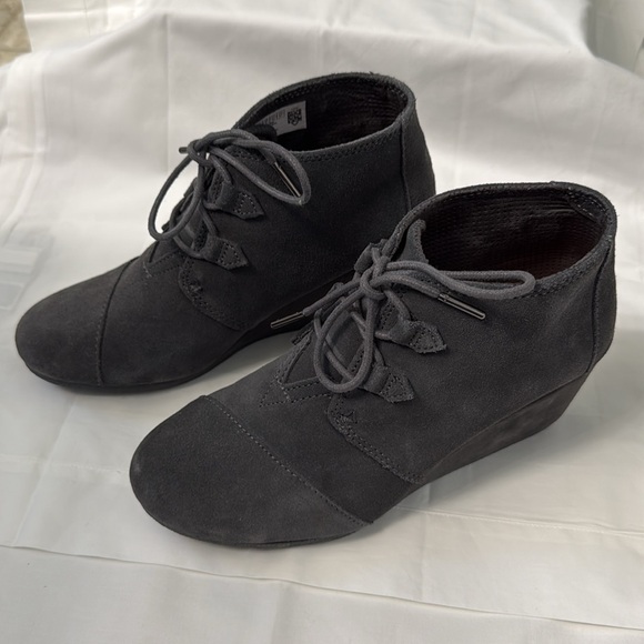 Toms Gray Kala Suede Wedge Bootie, Size 10 - Picture 2 of 15